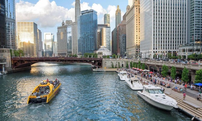 Belmont Cragin Apartment | Private Chicago Retreat Minutes to Logan Square!