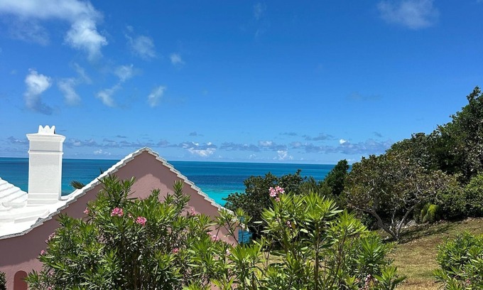 Sandys House | Private Coastal Home with Beach, Deck and Stunning Views