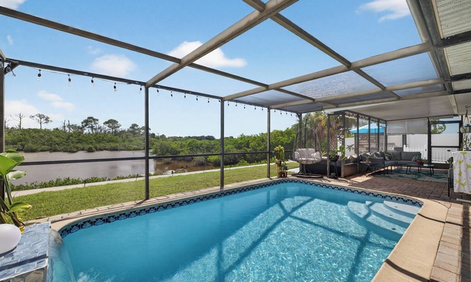 Flor-a-mar House | Private Coastal Paradise - Luxury Gulf Access Home w/Pool in New Port Richey