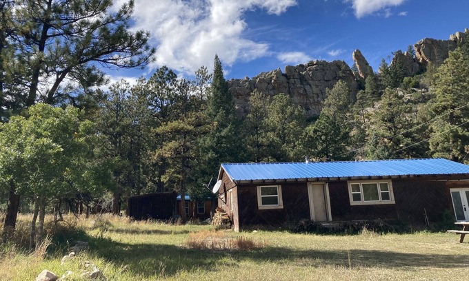 Weston Cabin | Private Colorado Mountain Cabin 7959 ft elevation - Historical Stonewall Village