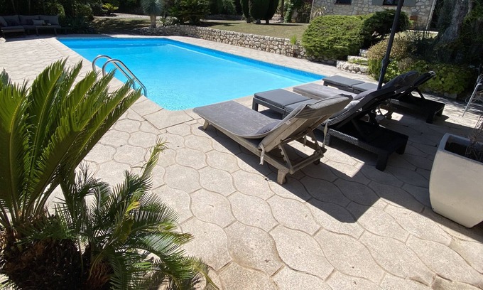 Les Maillans Villa | Private & comfortable stone villa with pool