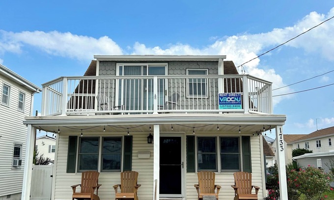 Riviera Cottage | Private Cottage - Huge Fenced Yard - Bay Views!