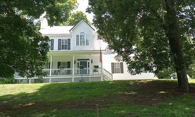 Ashville House | Private country bed and breakfast