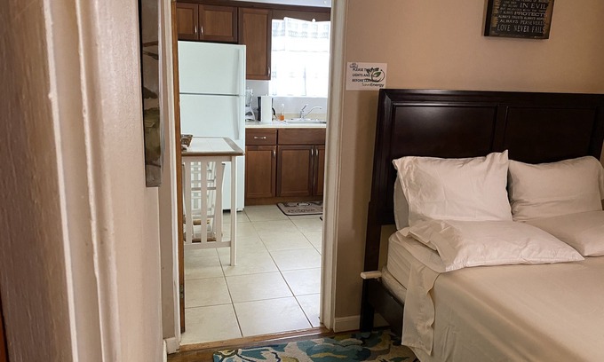 Estate Ruby Apartment | Private & Cozy 1 Bed/1 Bath Apartment