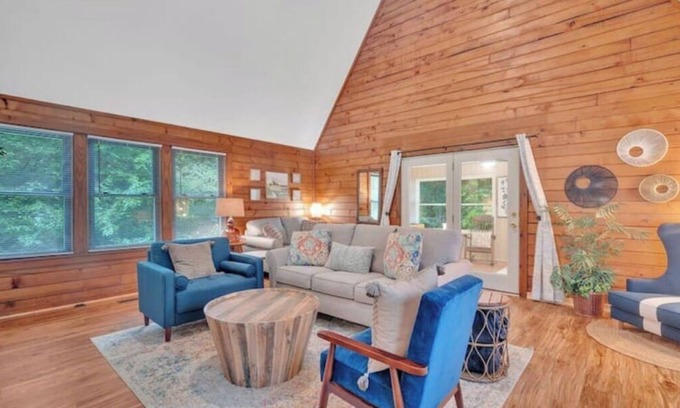 Hickory House | Private, Cozy A-Frame Cottage