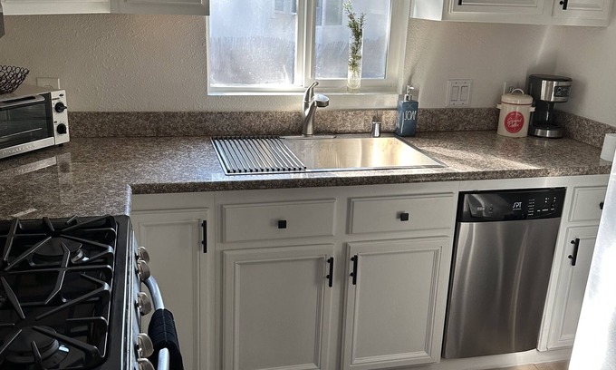 Ventura County Cottage | Private, cozy, clean Cottage.