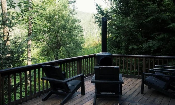 Big Indian House | Private & Cozy Creekside Cabin in the Catskills