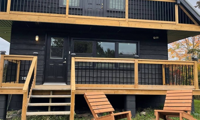 Baddow Cottage | Private & Cozy Kawartha Cottage w/large deck and hot tub