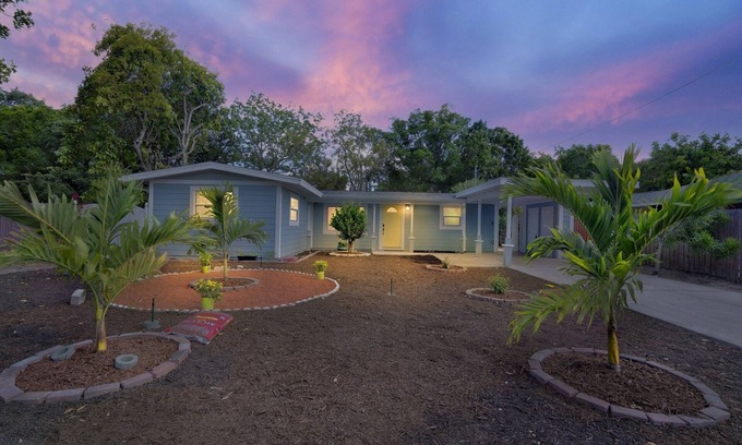 South Sarasota House | Private Cozy Sarasota Home 3 Bedroom Home by RedAwning