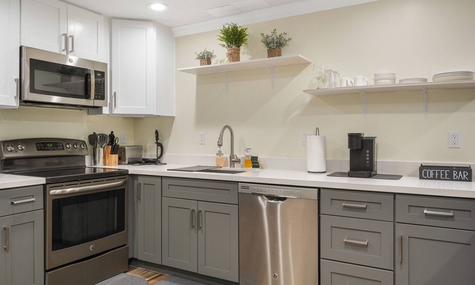Layton House | Private Cozy Suite near Shopping & Hill AF Base