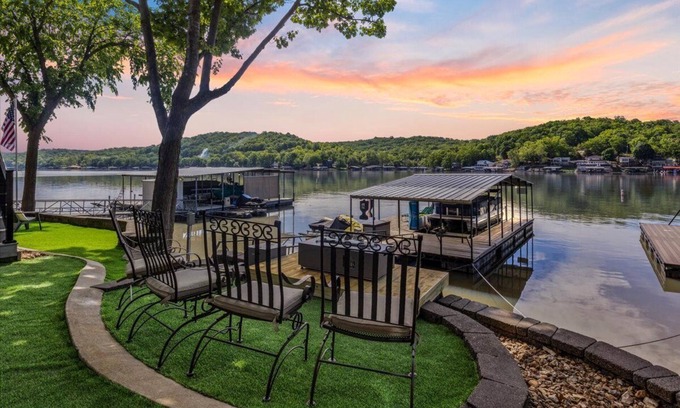 Cartwright Cove House | Private Dock, Bunkhouse, Firepit & Kayaks at MM45