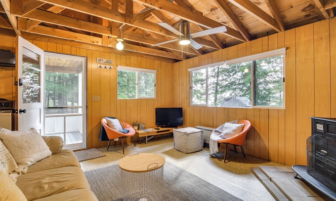 Sidney Cottage | Private Dock on Messalonskee Lake: Cozy Cottage!