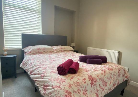 Riverside House | Private double room in our Cardiff Home