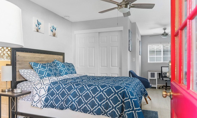 Riviera - Westchester Apartment | Private Downtown Guesthouse-Westchester Retreat