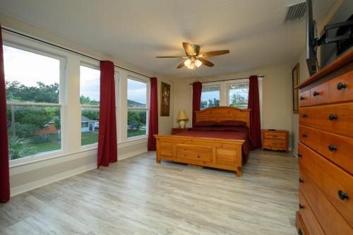 Winter Haven House | Private Ensuite In Historic Home