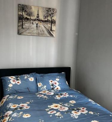 Rotherham House | Private ensuite room close to Rotherham city centre 2