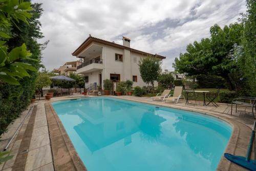 Alimos Villa | Private Entire Villa in Alimos