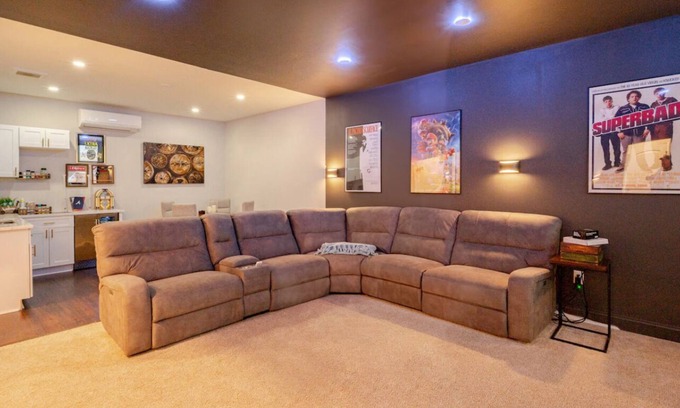 Clarkdale Apartment | Private Entrance Movie Theater Stay New Build 2023