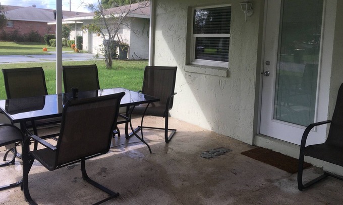Cypress Gardens Apartment | Private Entrance Suite in Cypress Gardens near Legoland