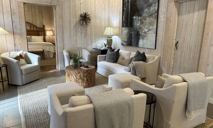 Oxford House | Private Estate Guest Quarters