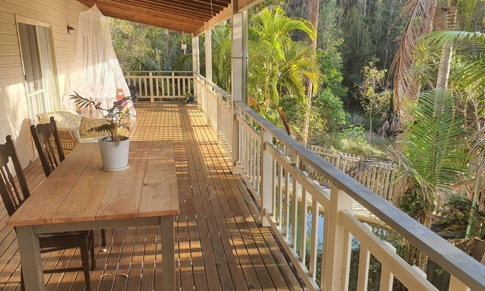 Elizabeth Beach House | Private family retreat close to bush, beach and lake.