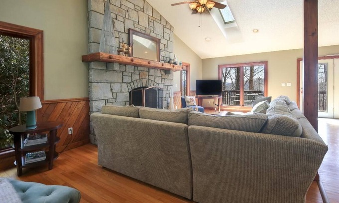 Fairview House | Private Family Mountain Getaway 6mi to Asheville