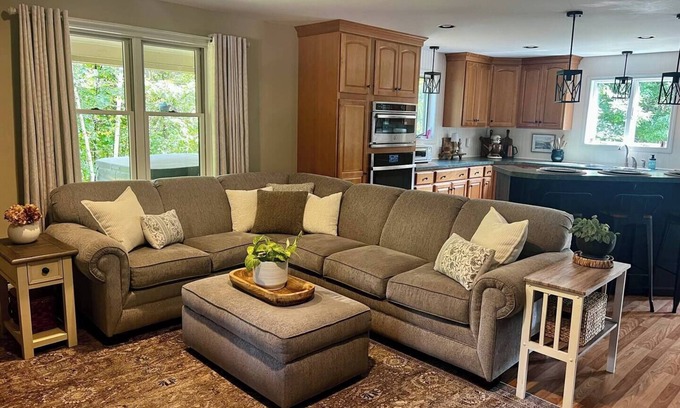 Waterford House | Private Farmhouse Retreat near camps, wedding venues, ski areas