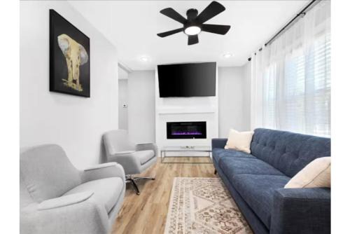 Atlanta House | Private Fenced Yard - Fireplace - Free Parking