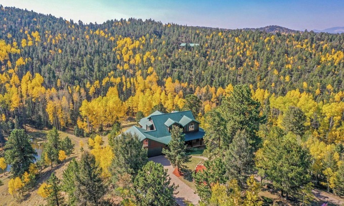 Florissant House | Private Fishing Pond: Mtn-View Home in Florissant!