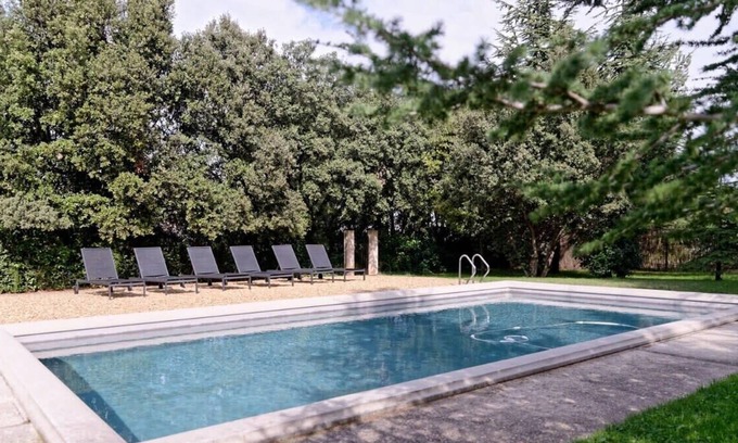 Meyreuil Apartment | Private furnished apartment with all comfort has a terrace, garden & pool
