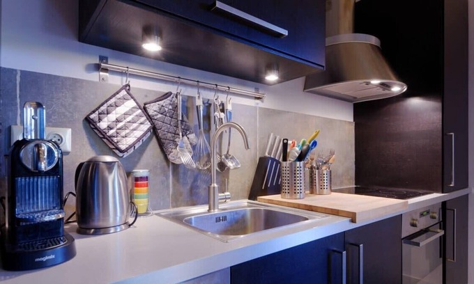 Meyreuil Apartment | Private furnished apartment with all comfort with a garden & swimming pool