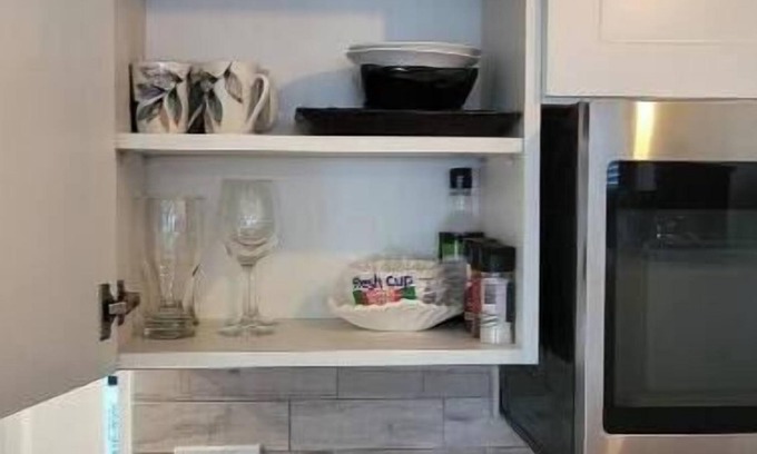 Historic Old Northeast Apartment | Private Garden Studio close to Downtown St Petes