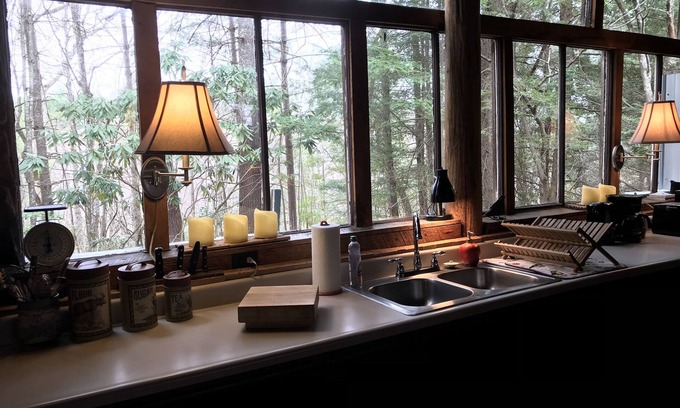 Primrose Cabin | Private, Gated, Wall of Windows, Fire-Pit, Pet Friendly- no fees of any kind!