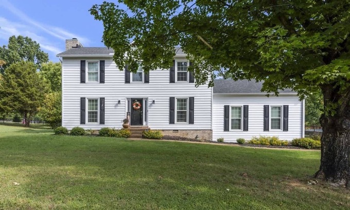 Mount Juliet House | Private Getaway w/Big Backyard & Game Room