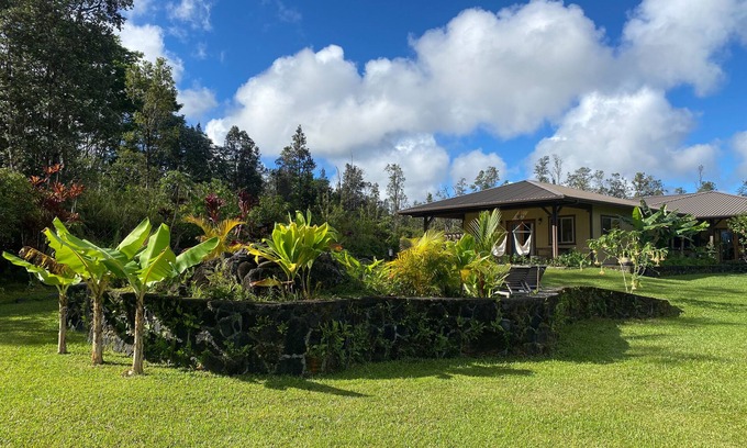 Orchidlands Estates Cottage | Private guest house on gorgeous tropical 3 acre estate perfect central location.