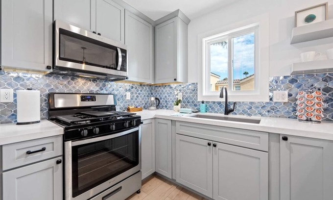 Huntington Beach Cottage | Private Guesthouse In The Heart Of Surf City HB! Steps to Beach, Pier, & Main St