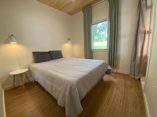 Knoxville House | Private Guesthouse - Quiet Space