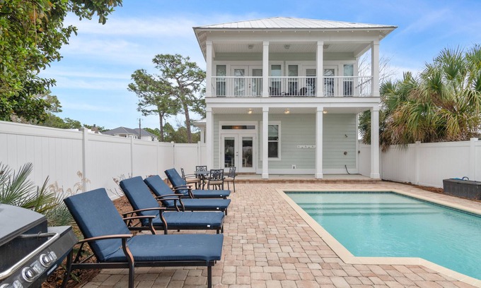 San Juan House | Private Heated Pool 4 Bikes Steps to the Beach in Seagrove- Hammock by the Sea