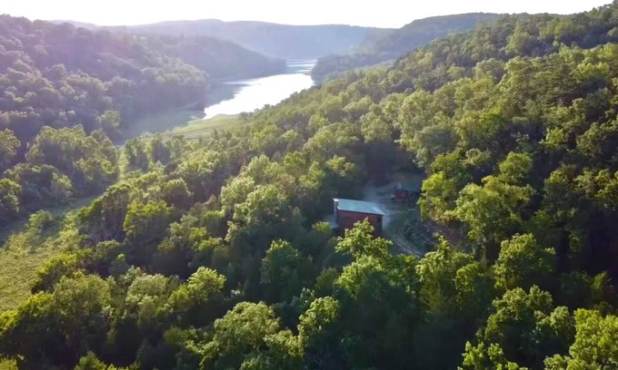 Eureka Springs House | Private Hiking + Biking Trails + Secluded