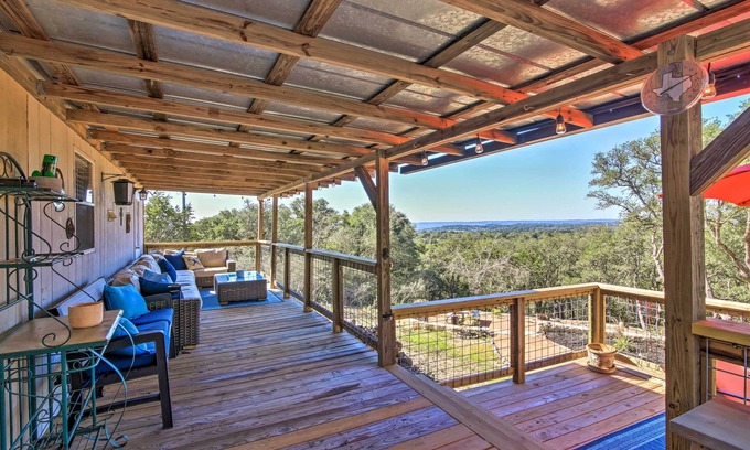 Fredericksburg House | Private Hill Country House w/Deck on 7 Acres!