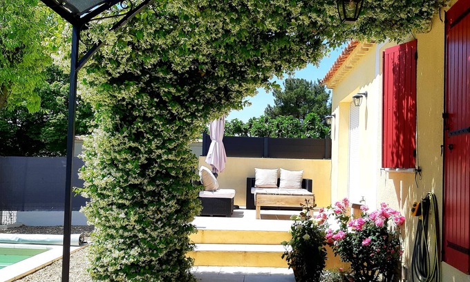 Puyvert House | Private holiday home 2 minutes from Lourmarin