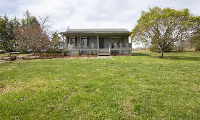 Hendersonville Cabin | π Private Home In The Middle of Hendersonville Apple Orchard π