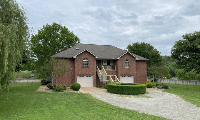 Buffalo City House | Private home on the bank of the White River
