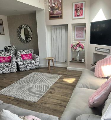 Solihull Apartment | Private host Large home in Solihull close to NEC HS2 Bham Airport