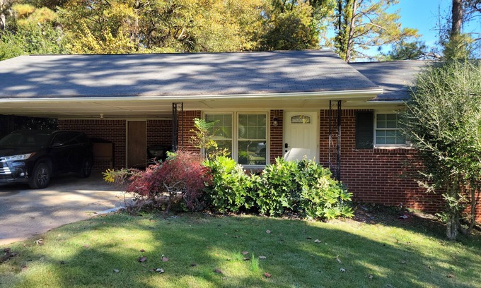 Greater Valley Brook House | Private House in Atlanta near Emory, VA and CDC