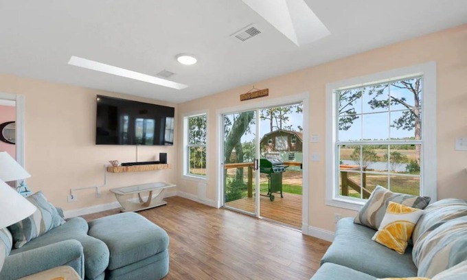 Northside Cottage | Private Island Cottage, ② King Beds, 75" HDTV, Scenic Views