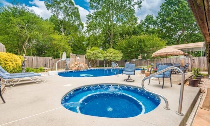 Ashley Oaks House | Private Knoxville Oasis