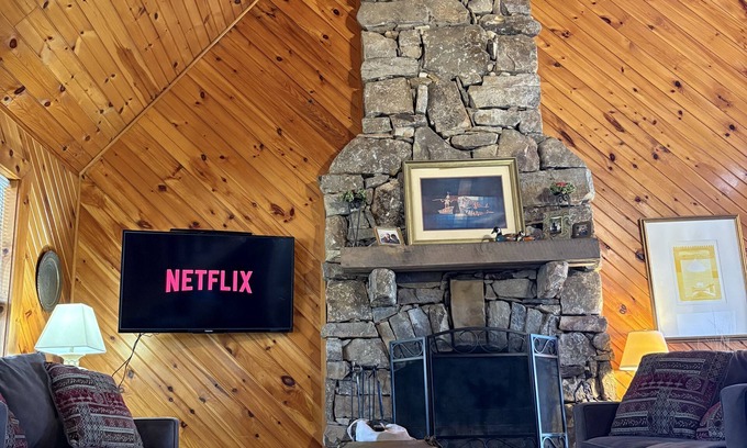 Batesburg Cabin | Private Lake Murray Home w Spectacular Views