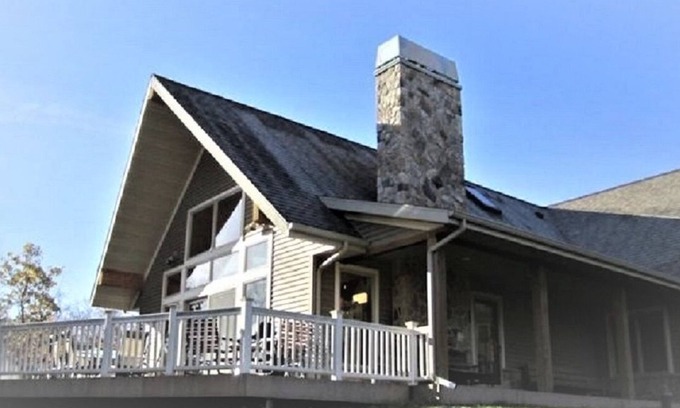 Elkhart Lake House | PRIVATE LAKE ESTATE - 25 ACRES OF WILDLIFE