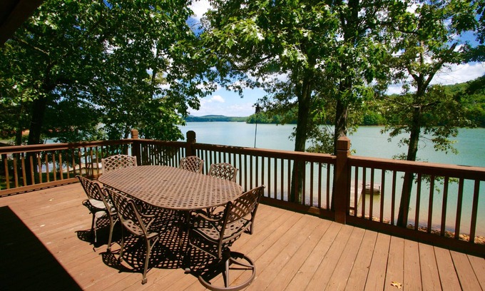 Blairsville Cabin | Private Lakefront Home With Mountain Vistas. Canoe And Rowboat Available. Dock.